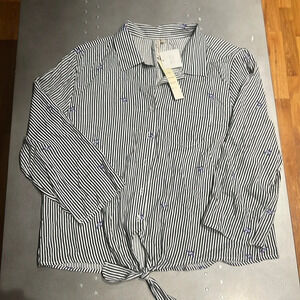 NWT  adorable striped tie front blouse with birds